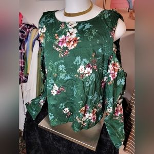 H&M Floral Cold Shoulder Top 1X